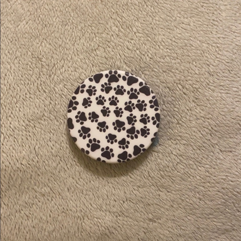 Paw print pop socket